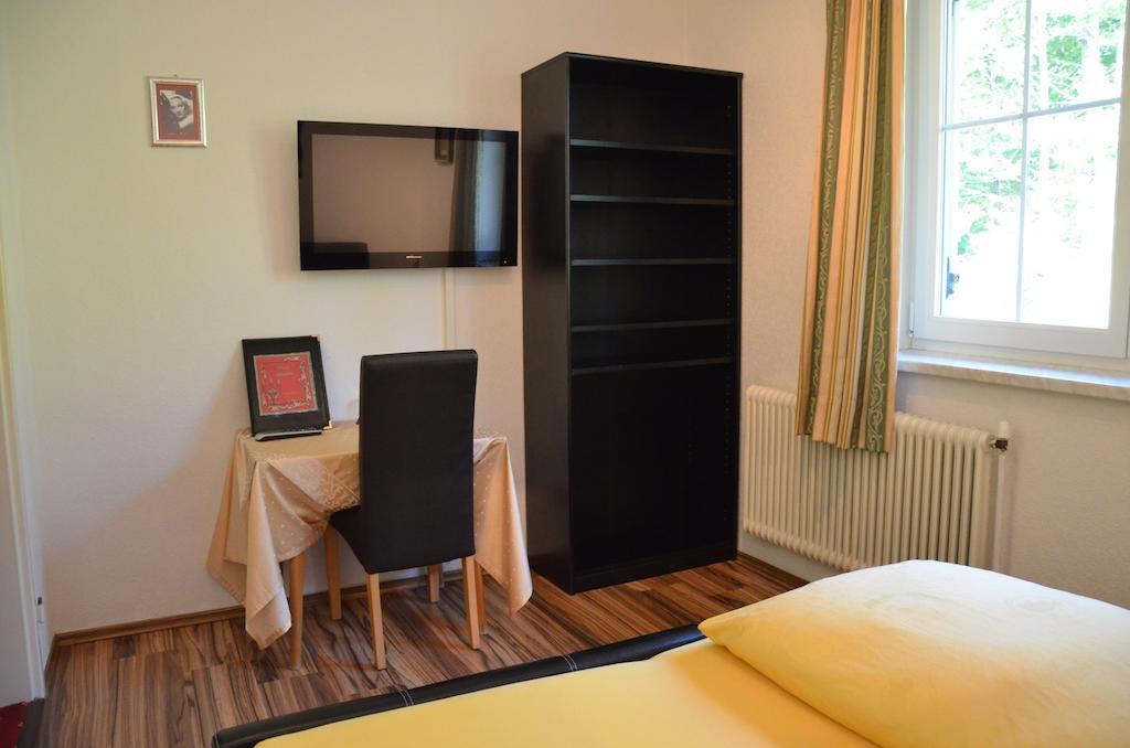 Villa Desiree - Hotel Garni - Adults Only Villach Pokoj fotografie